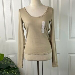 Universal Thread Beige Ribbed Long Sleeve
Top Various Sizes